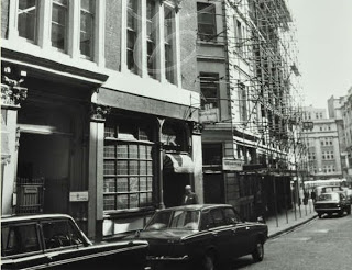 The Falcon Tavern at No.10 Fetter Lane as it appeared in the 1970s (viewed looking south-east into Fleet Street).
